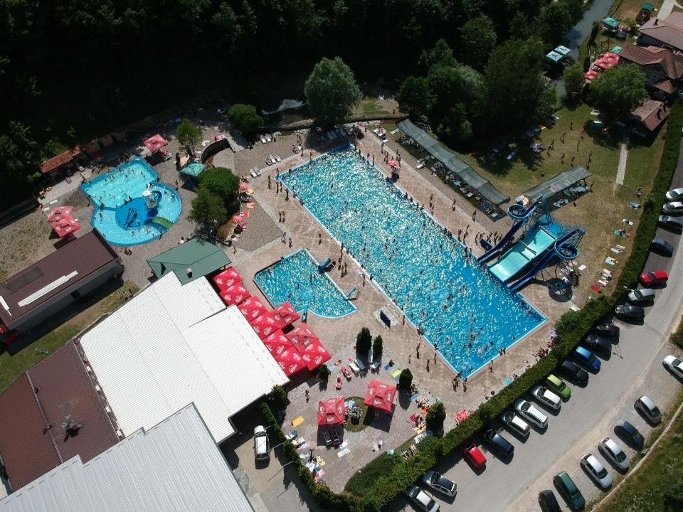 Motel "Kula" Cazin Exterior foto